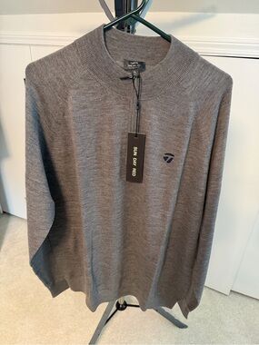 Sun Day Red Men’s Gray Quarter-Zip Sweater